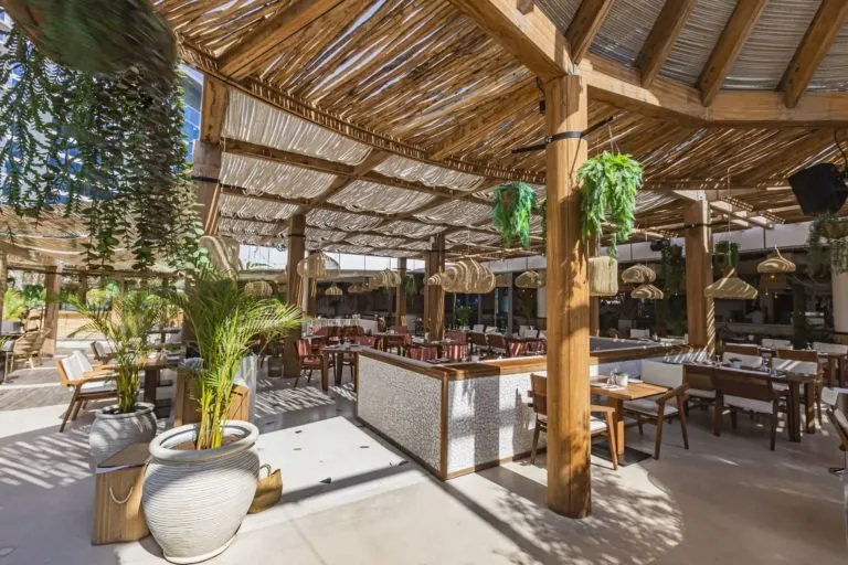 Ula Beach Club — thumbnail 4